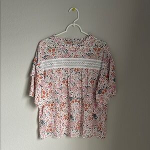 Chic Floral Blouse in Pink